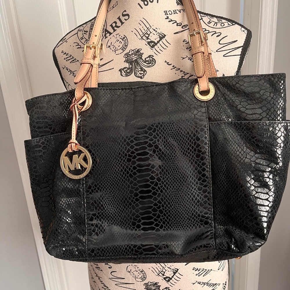Michael Kors Jet Set Tote
